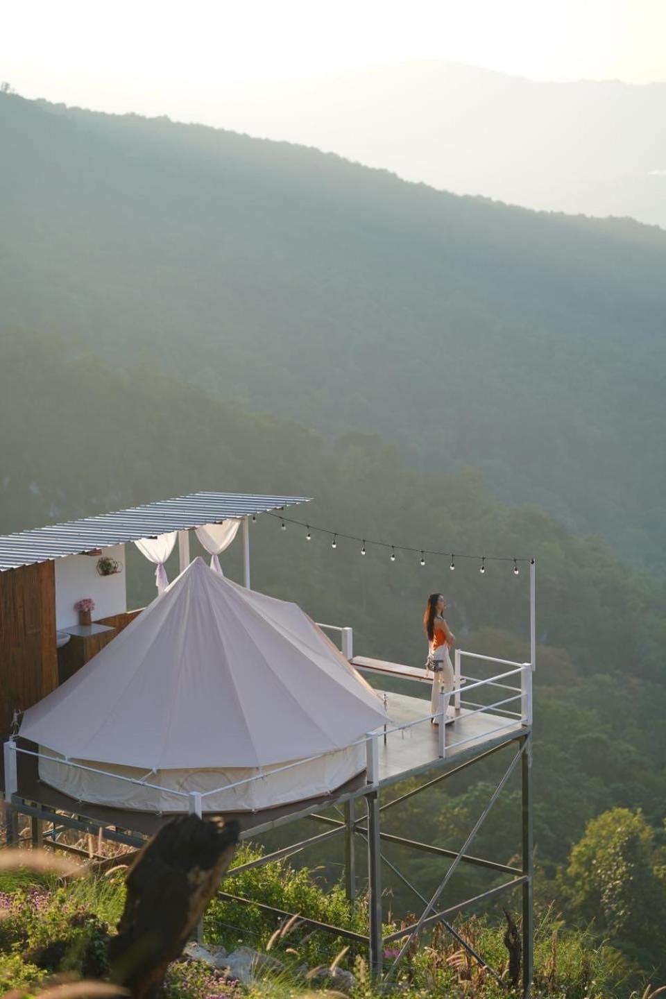 ชิวชิวแคมป์ ภูชี้ฟ้า Hotel Ban Huai Han Exterior photo